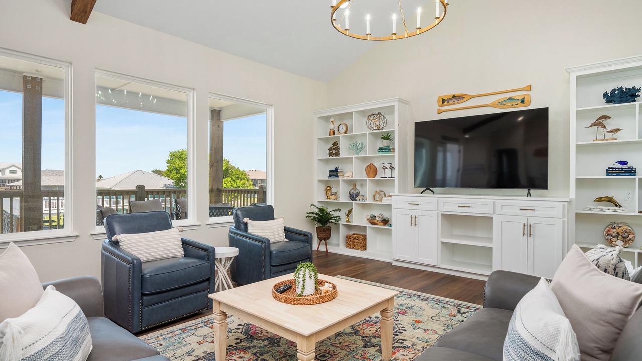 Photo of Livingroom in City-by-the Sea