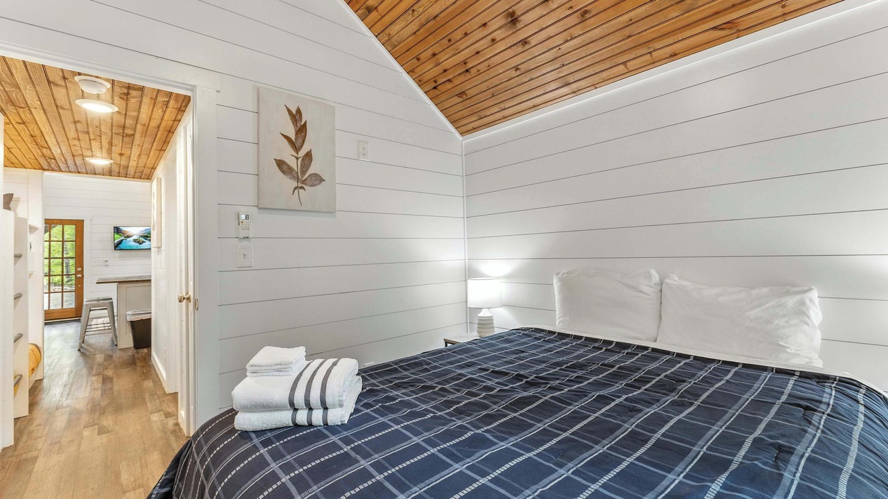 Photo of Bedroom in Menlo