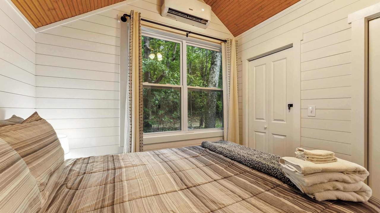Photo of Bedroom in Menlo