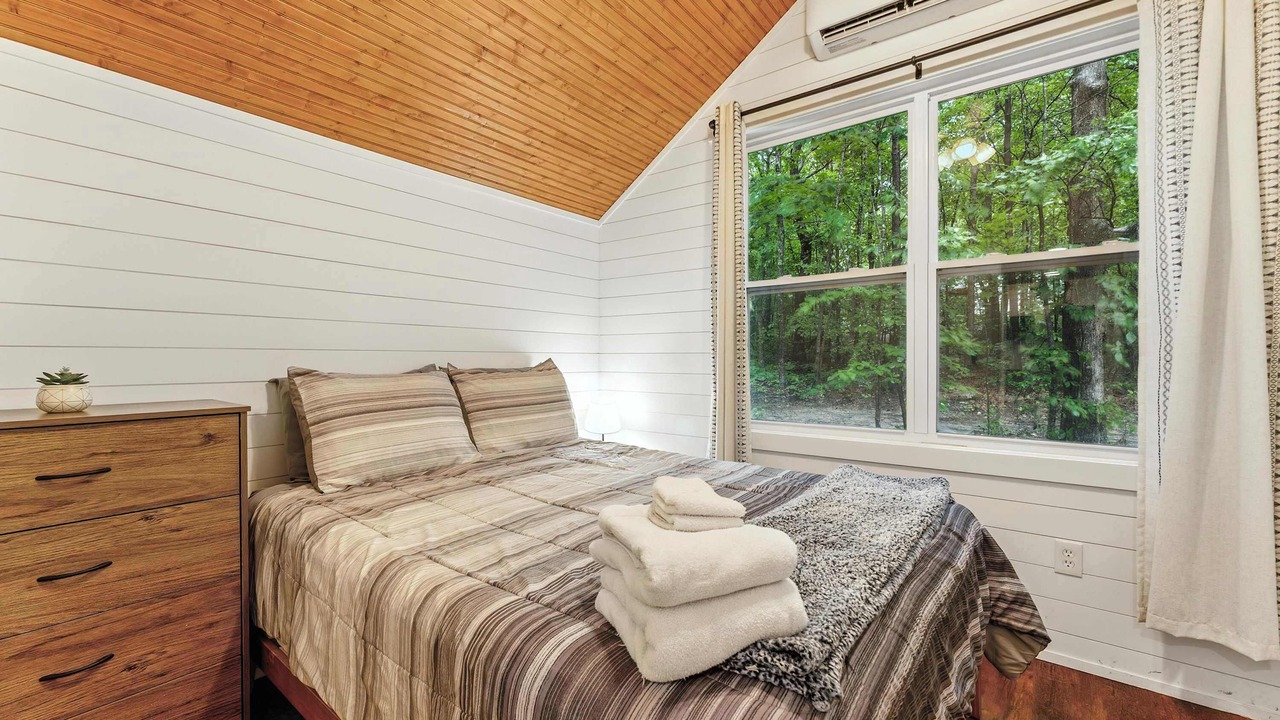 Photo of Bedroom in Menlo