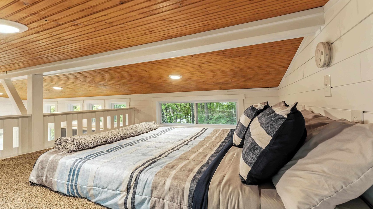 Photo of Bedroom in Menlo