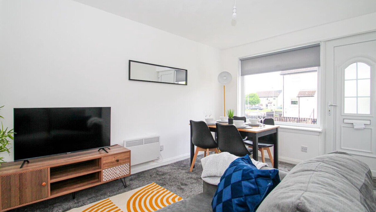 Photo of Livingroom in Motherwell