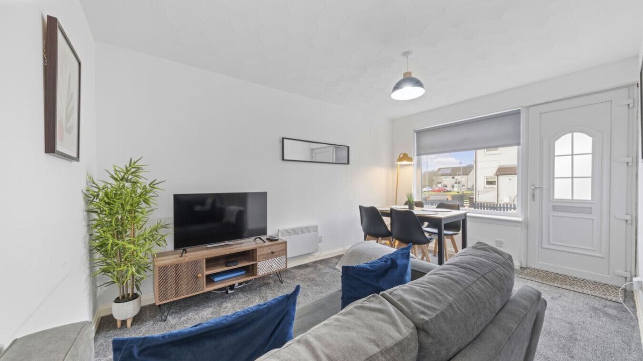 Photo of Livingroom in Motherwell