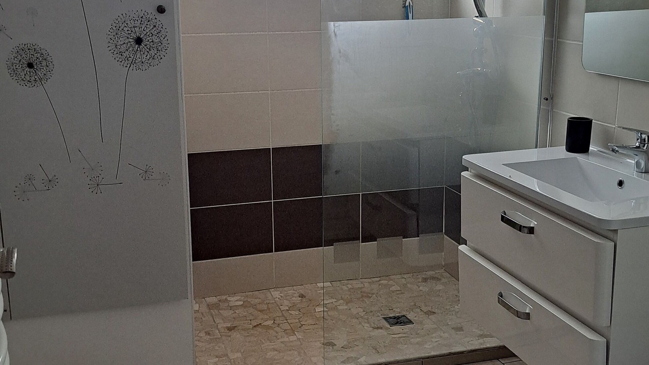 Photo of Bathroom in Saint-Prancher