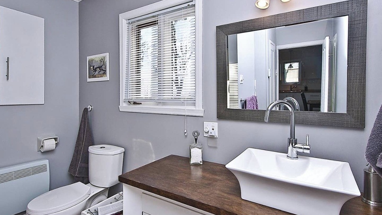 Photo of Bathroom in Saint-Jean-de-l'lle-d'Orleans