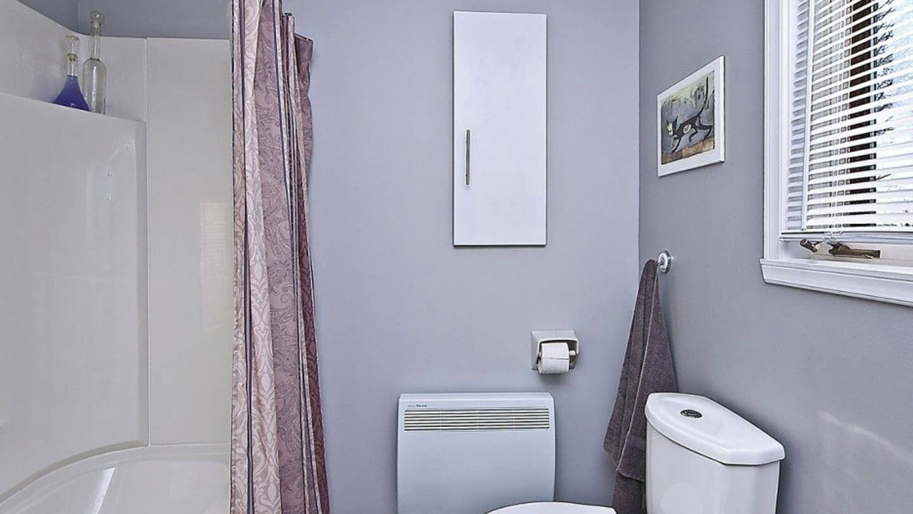 Photo of Bathroom in Saint-Jean-de-l'lle-d'Orleans