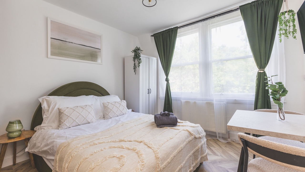 Photo of Bedroom in Highbury