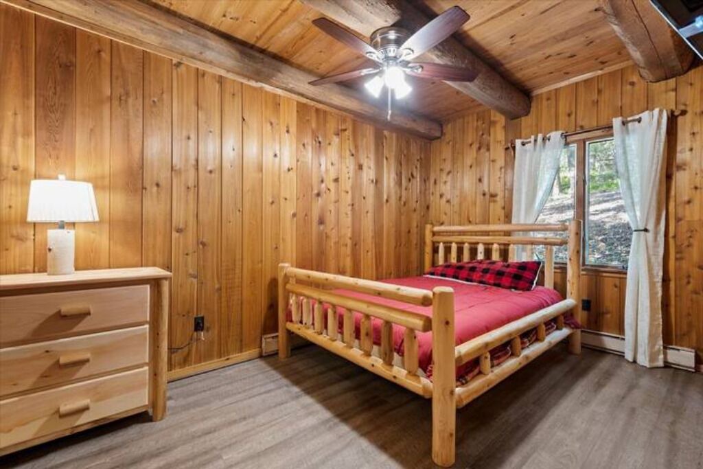 Photo of Bedroom in Champion