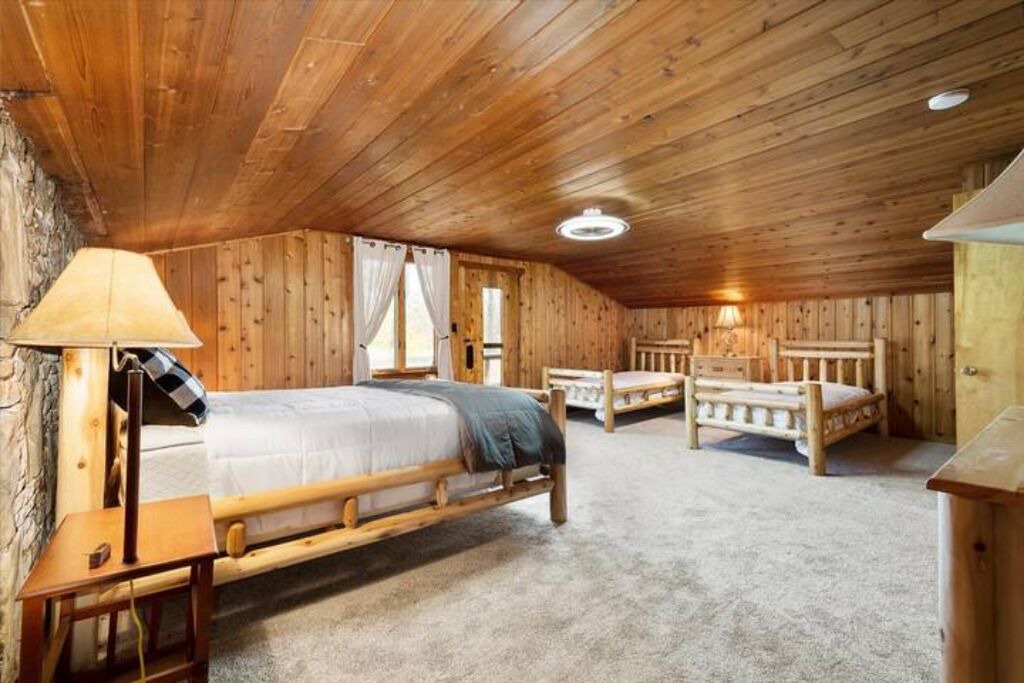 Photo of Bedroom in Champion