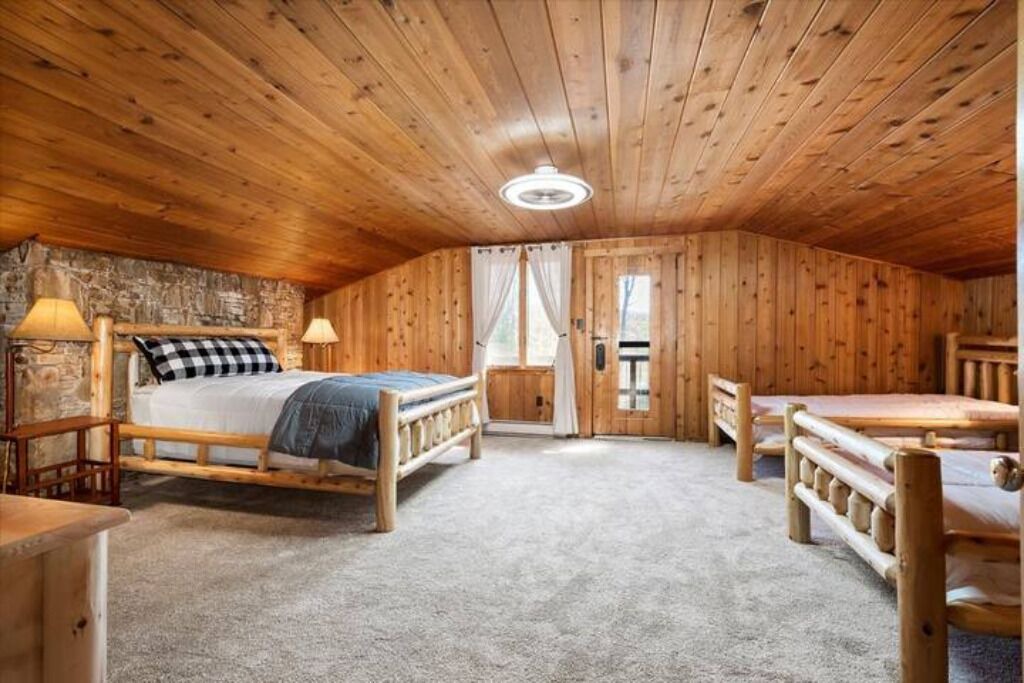Photo of Bedroom in Champion