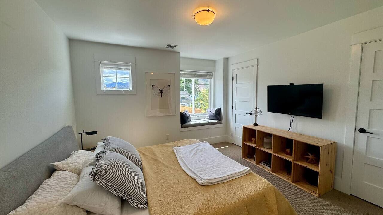 Photo of Bedroom in Oroville