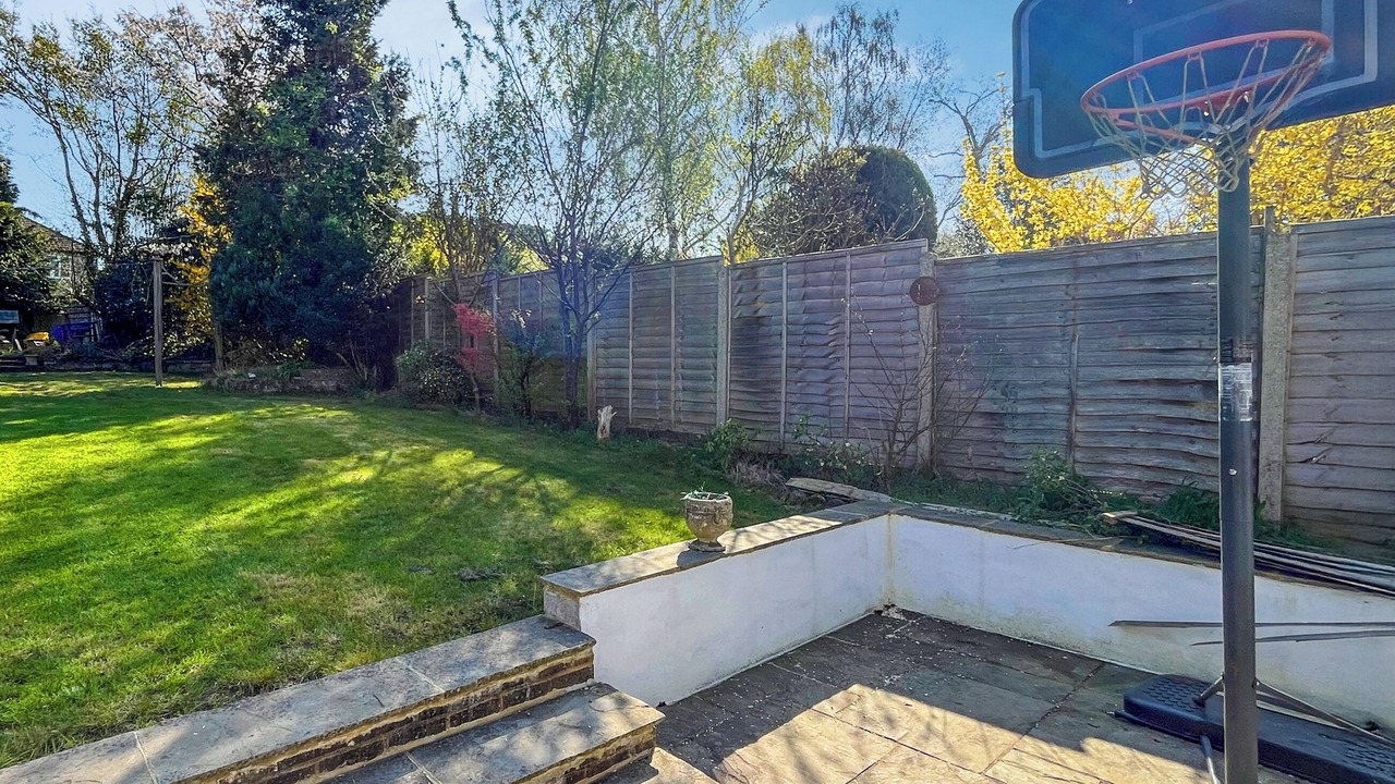 Photo of Outdoor in Carshalton South and Clockhouse