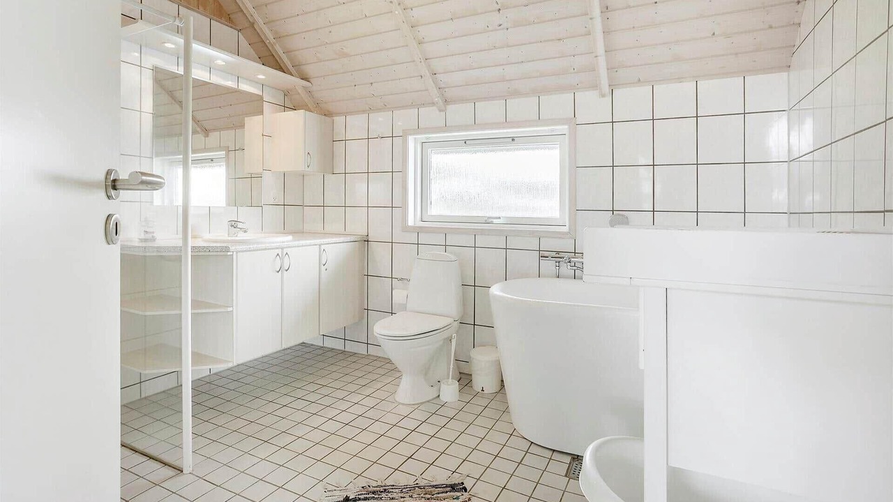 Photo of Bathroom in Næs
