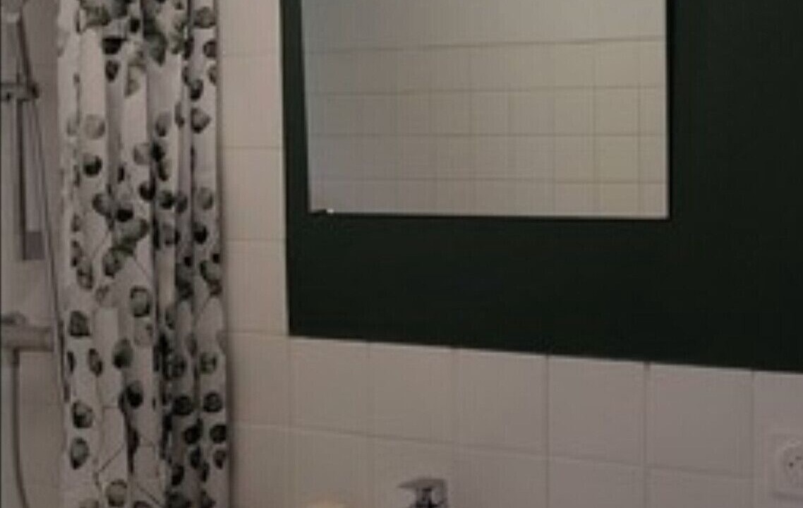 Photo of Bathroom in Saint-Martin-de-Lamps