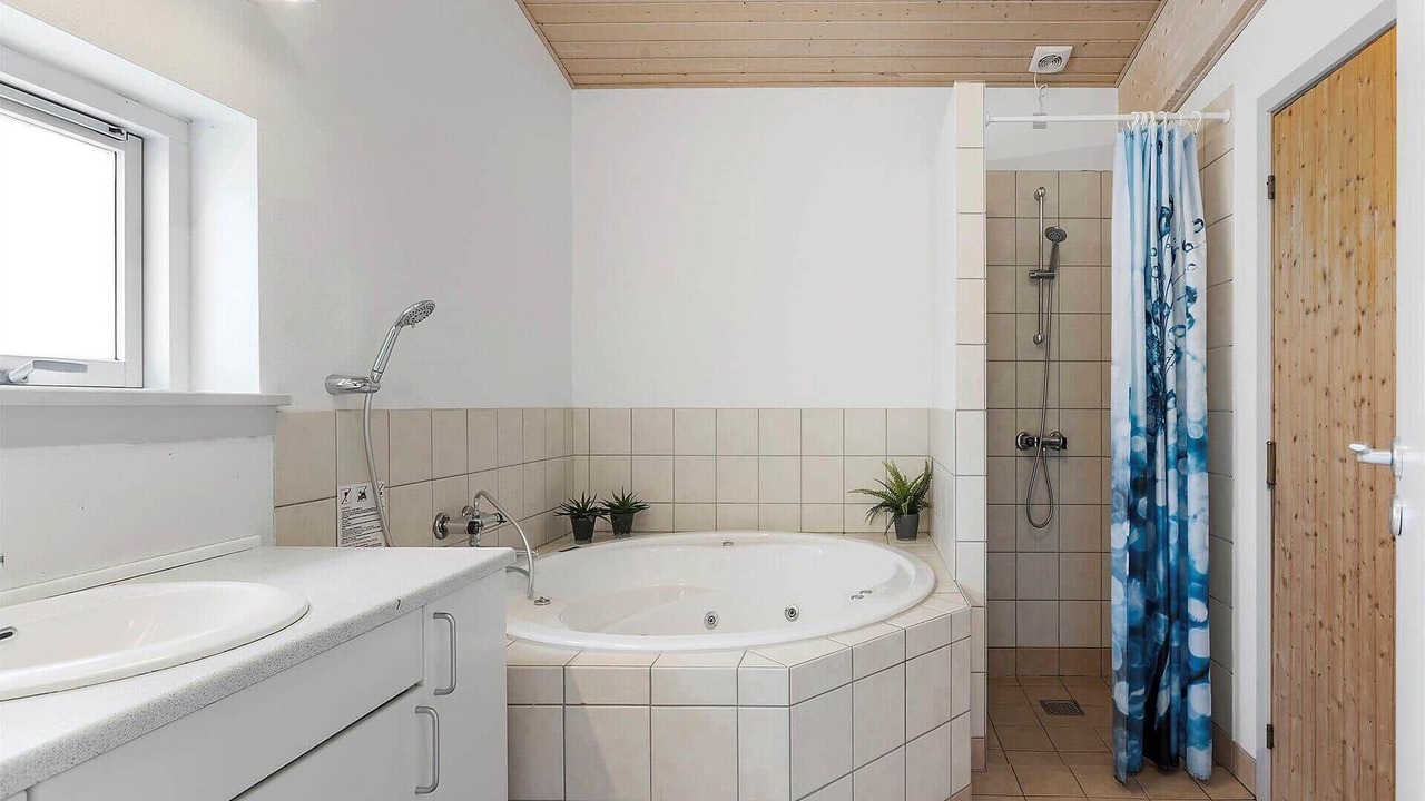 Photo of Bathroom in Faaborg