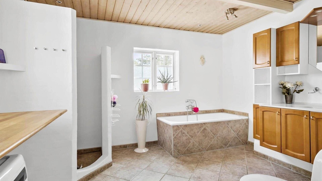 Photo of Bathroom in Broby