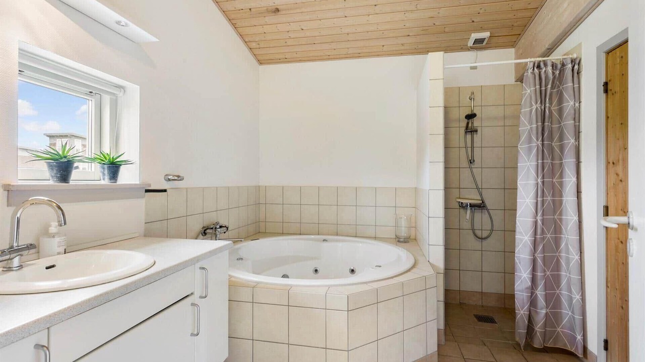 Photo of Bathroom in Faaborg