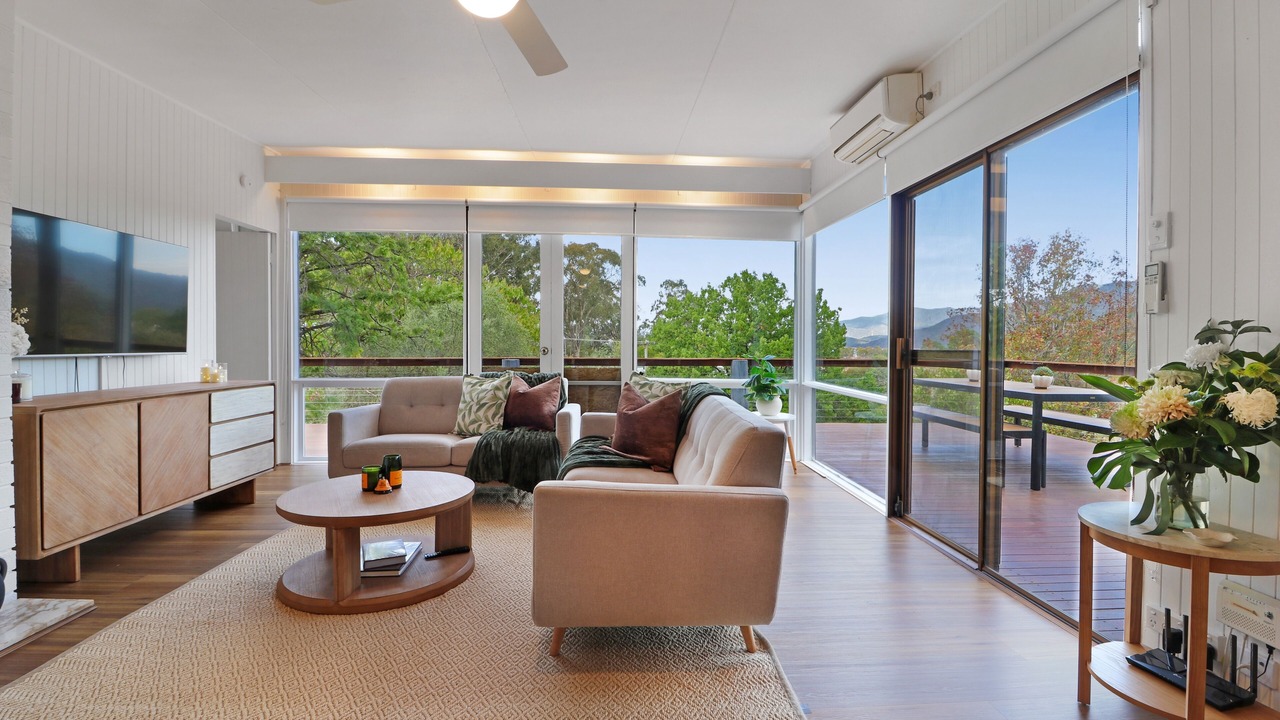 Photo of Livingroom in Goughs Bay
