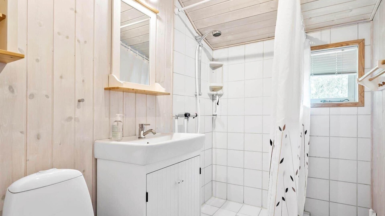 Photo of Bathroom in Lodbjerg Hede