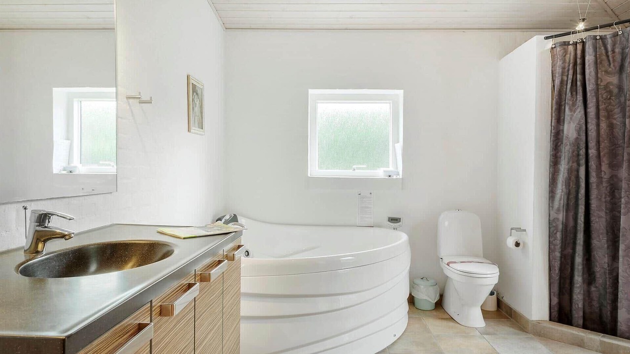 Photo of Bathroom in Vestervig