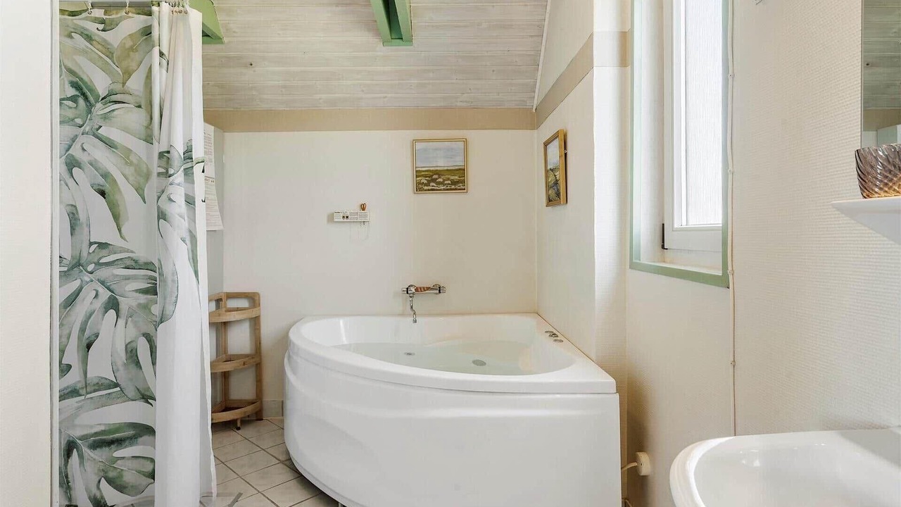 Photo of Bathroom in Vrist Strand