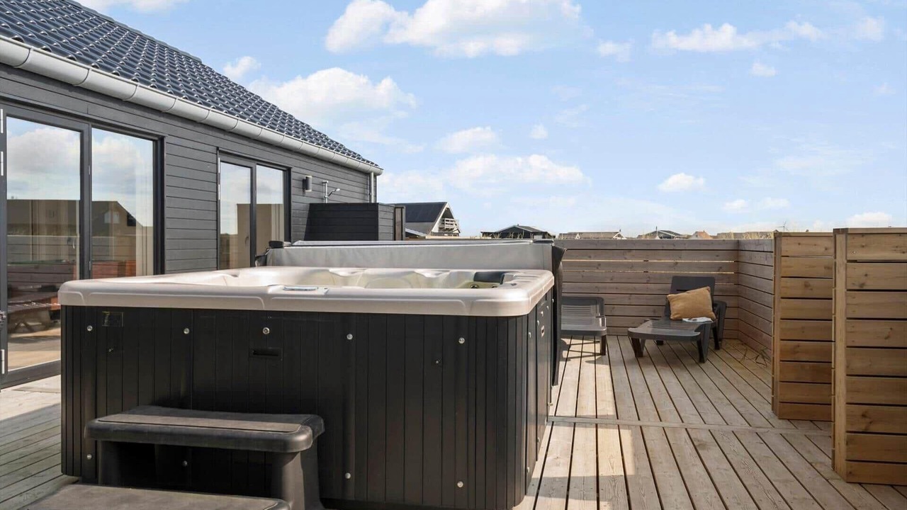 Photo of Patio Balcony in Vrist Strand