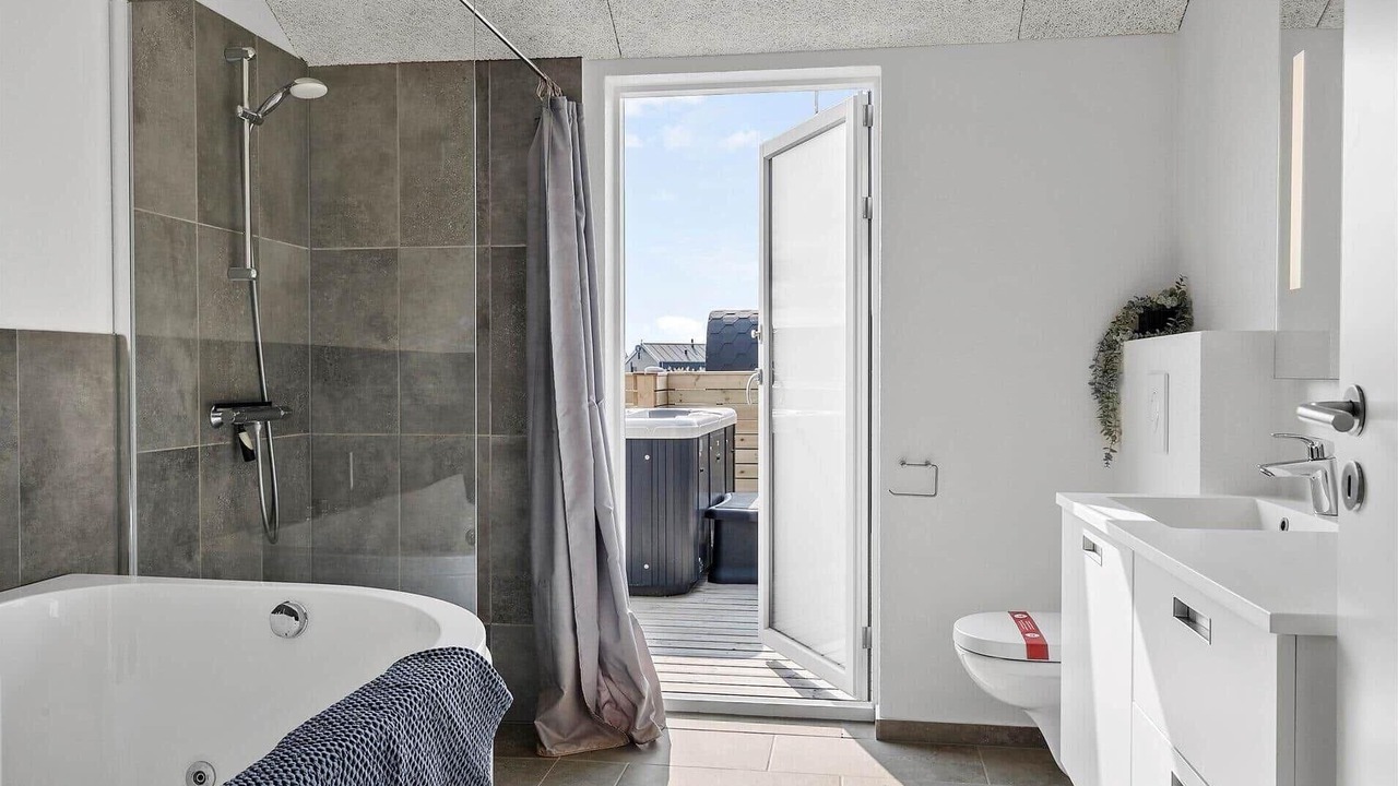 Photo of Bathroom in Vrist Strand