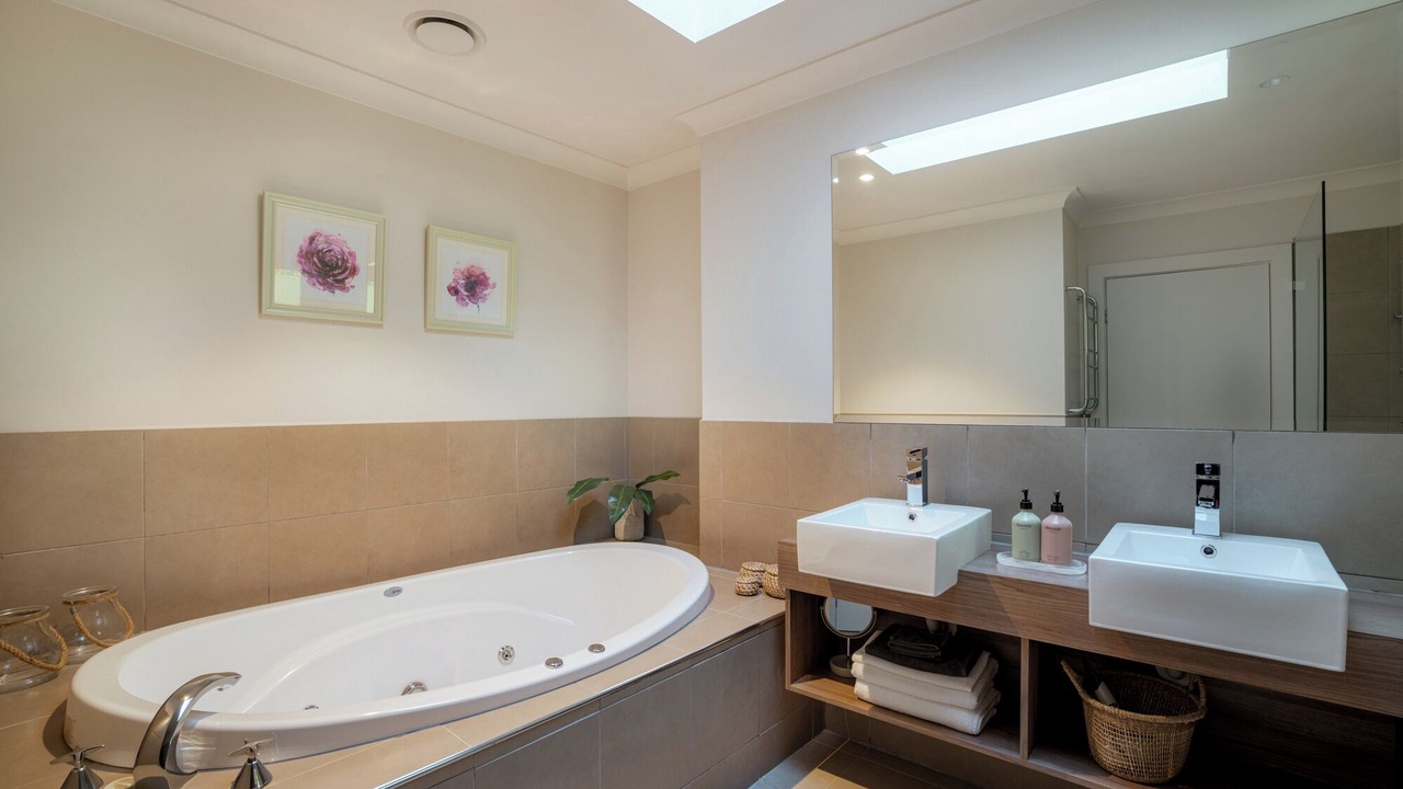 Photo of Bathroom in Woodend