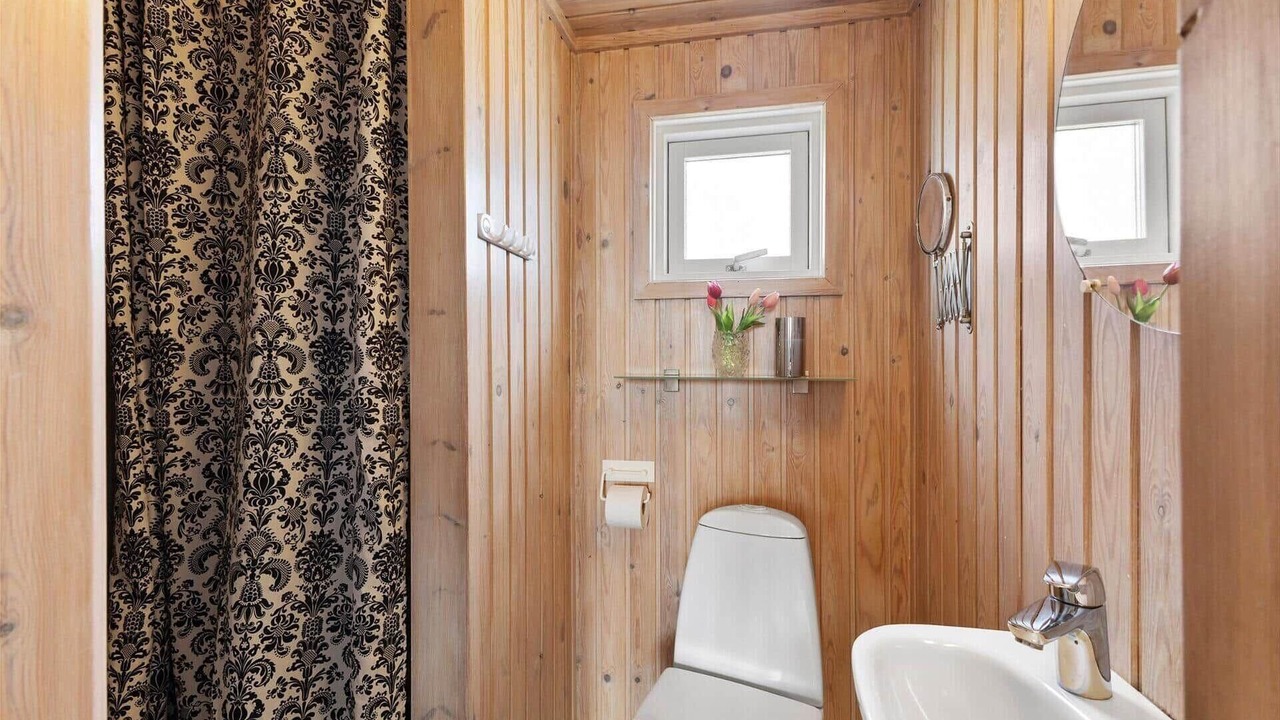 Photo of Bathroom in Vrist Strand
