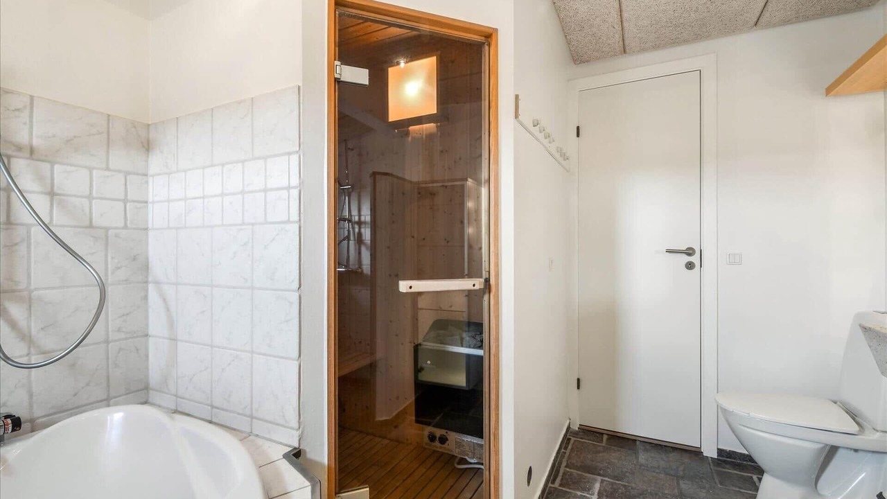 Photo of Bathroom in Thyboron