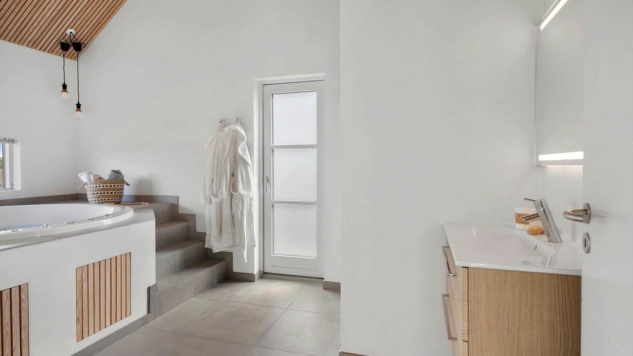 Photo of Bathroom in Trans