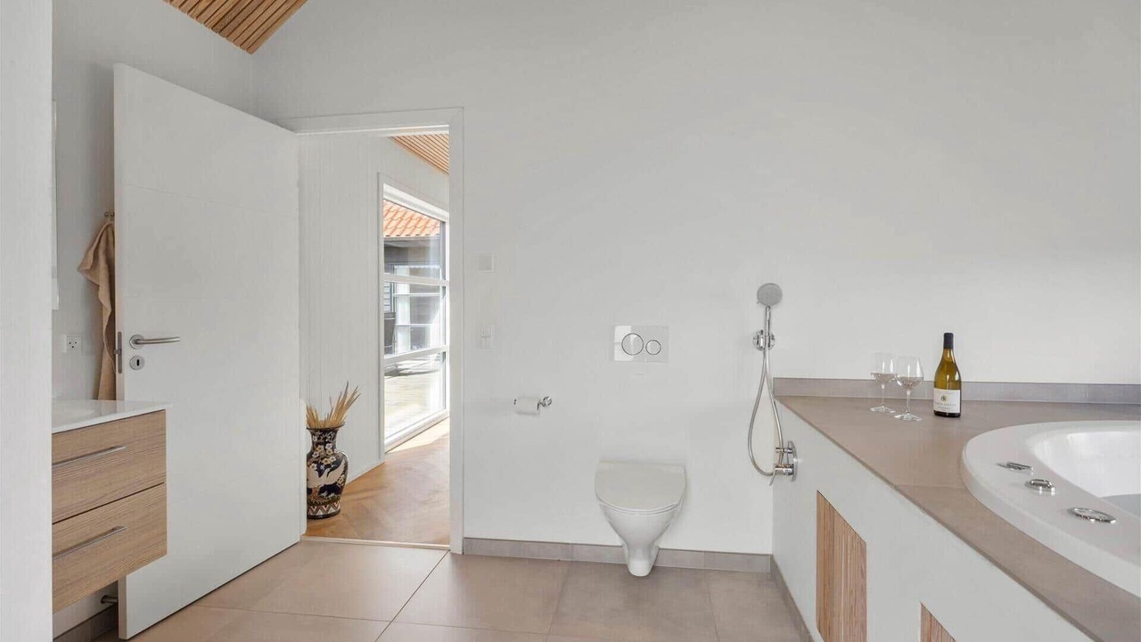 Photo of Bathroom in Trans