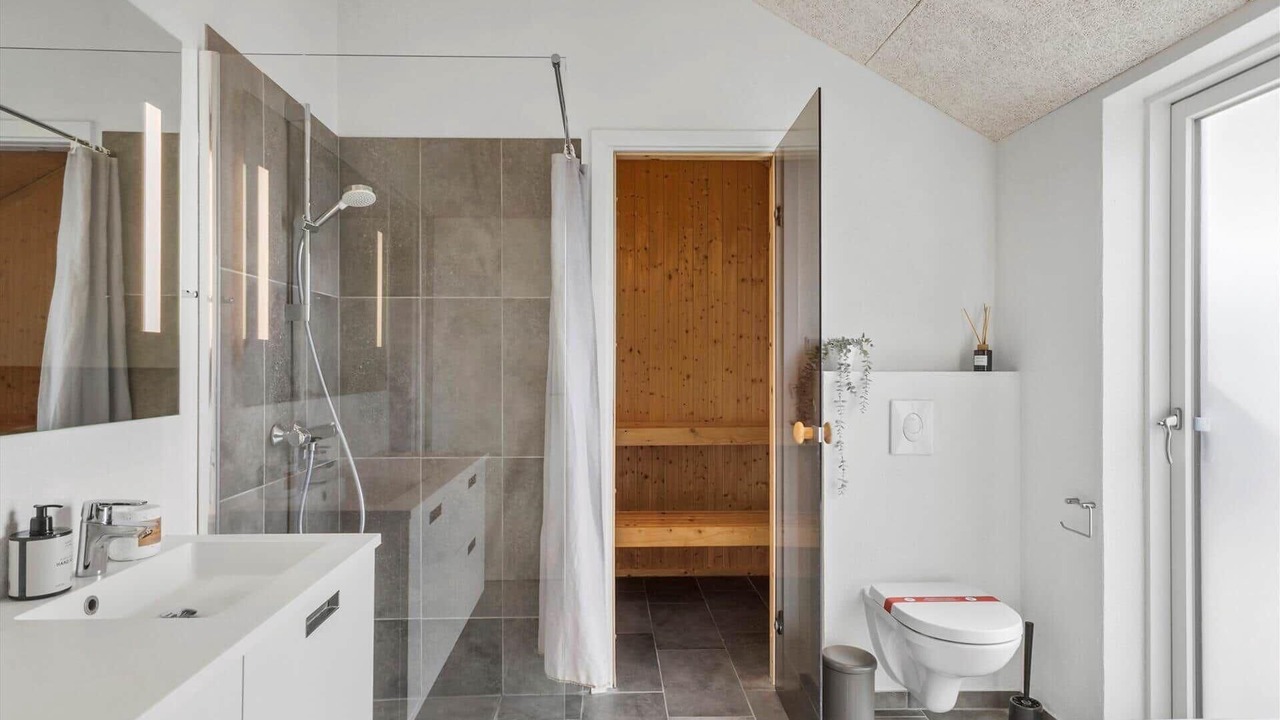 Photo of Bathroom in Vrist Strand