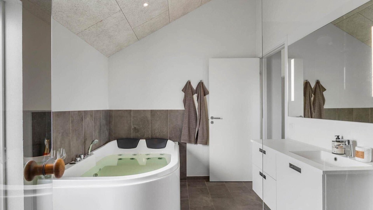 Photo of Bathroom in Vrist Strand