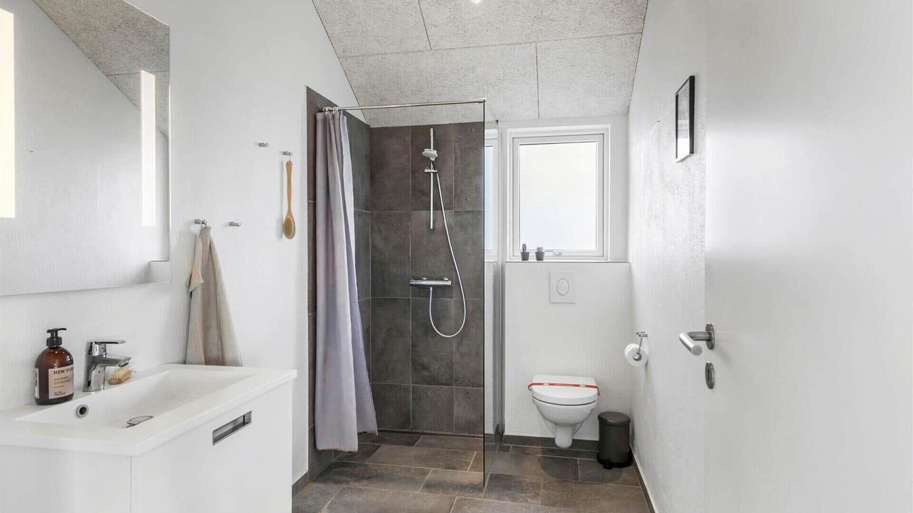 Photo of Bathroom in Vrist Strand