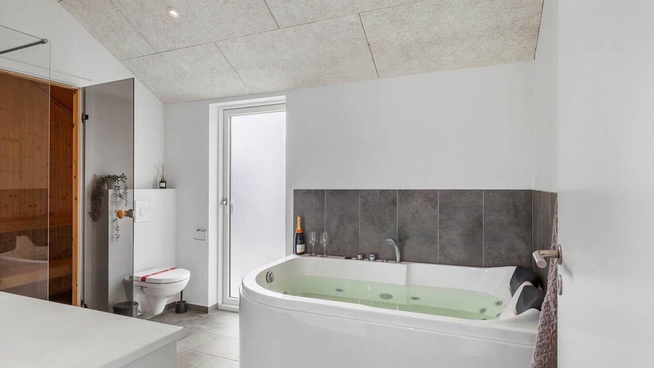 Photo of Bathroom in Vrist Strand