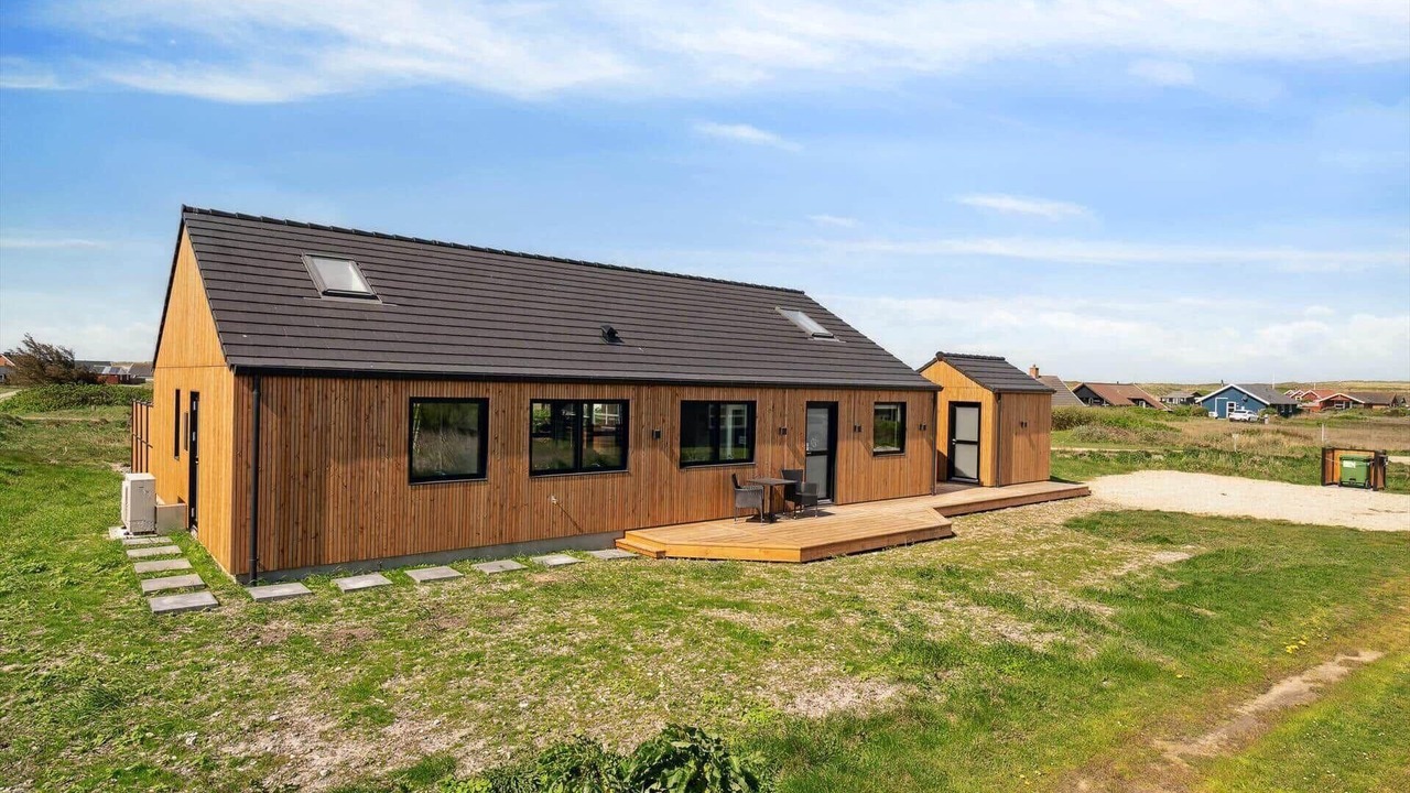 Photo of Outdoor in Trans