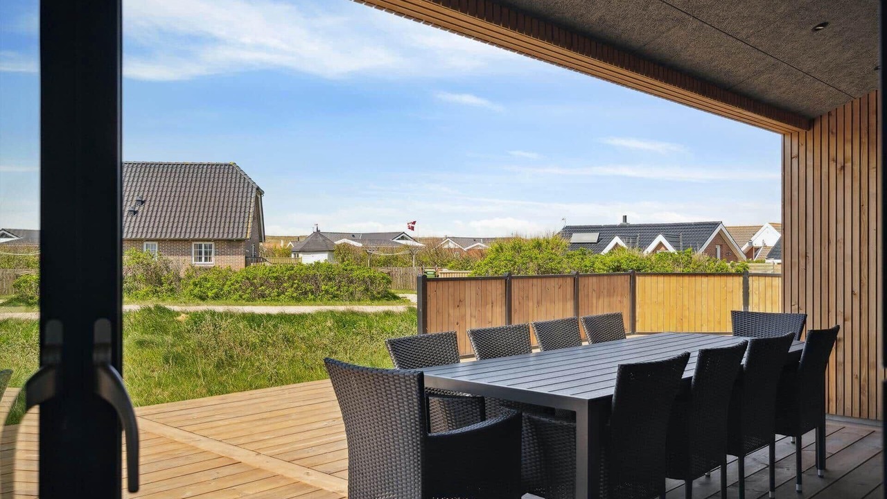 Photo of Outdoor in Trans