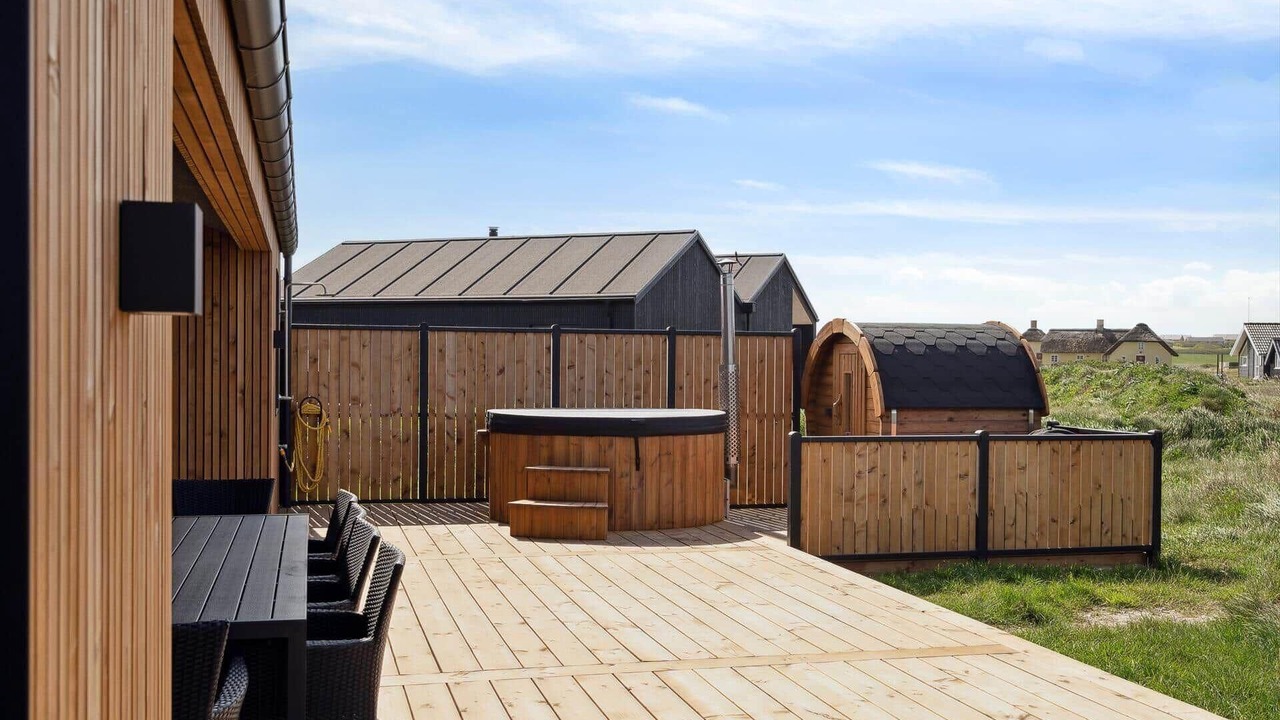 Photo of Outdoor in Trans