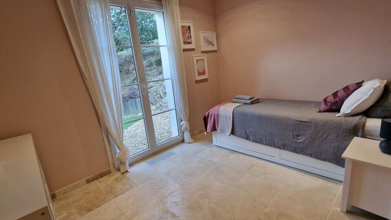 Photo of Bedroom in Aurons