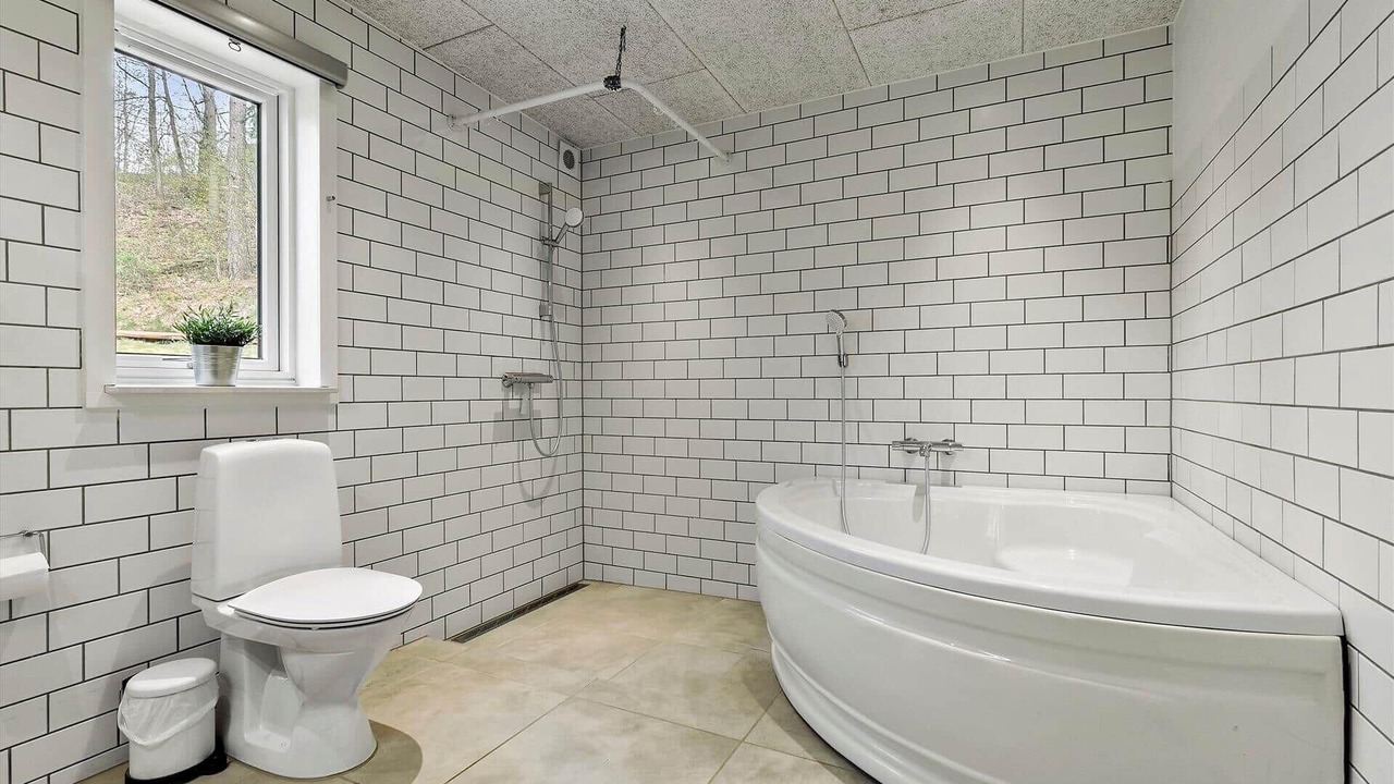 Photo of Bathroom in Femmøller