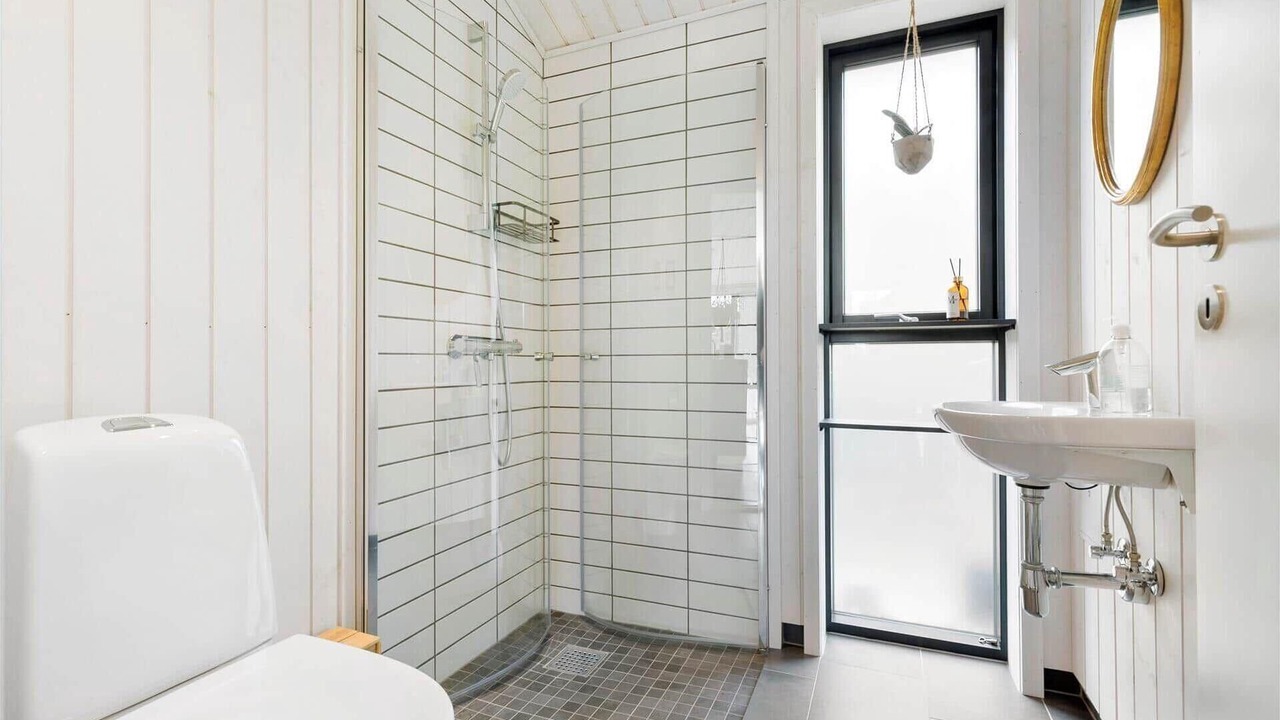Photo of Bathroom in Femmøller
