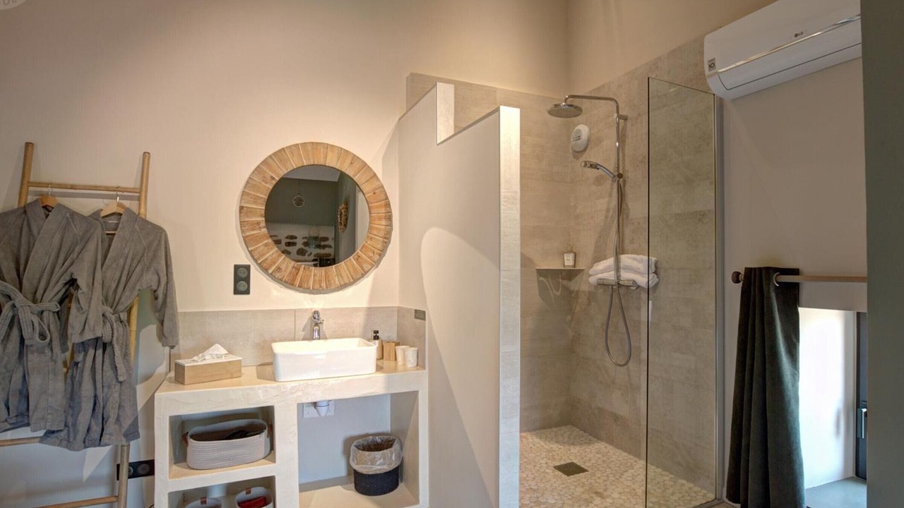 Photo of Bathroom in Champdieu