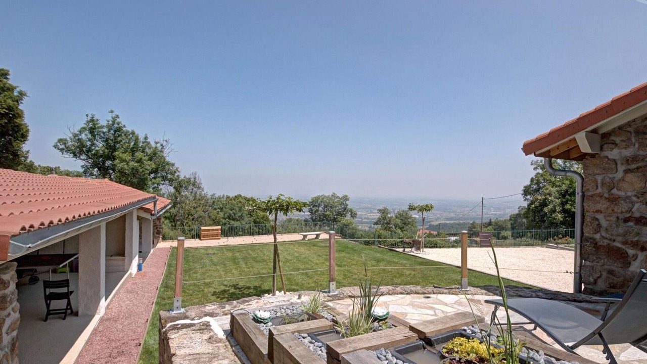 Photo of Patio Balcony in Champdieu