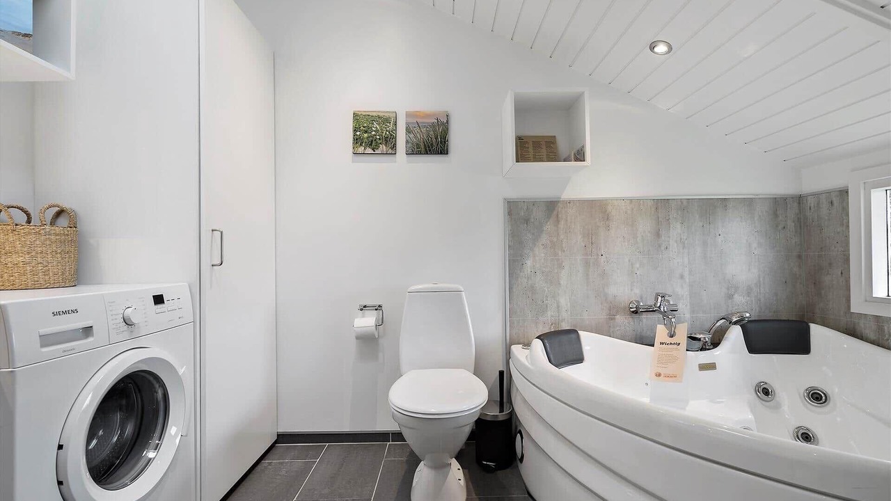Photo of Bathroom in Houvig