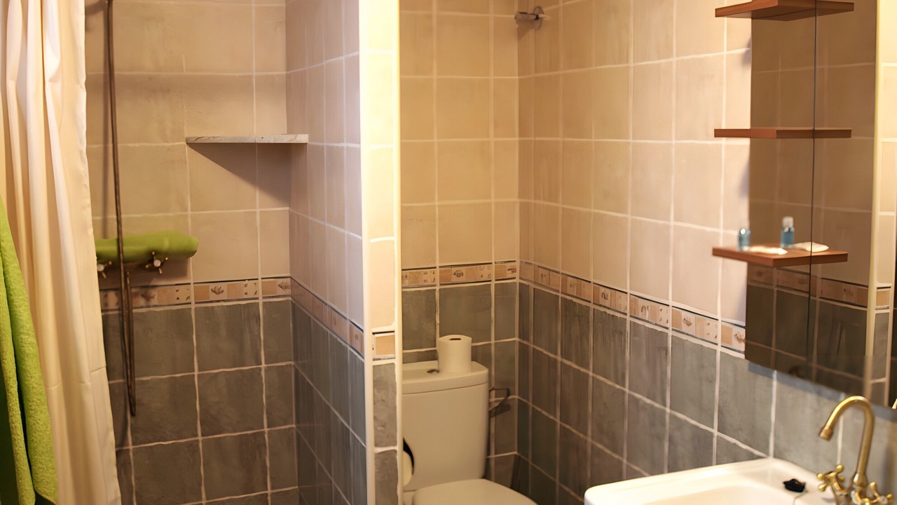 Photo of Bathroom in Rossell