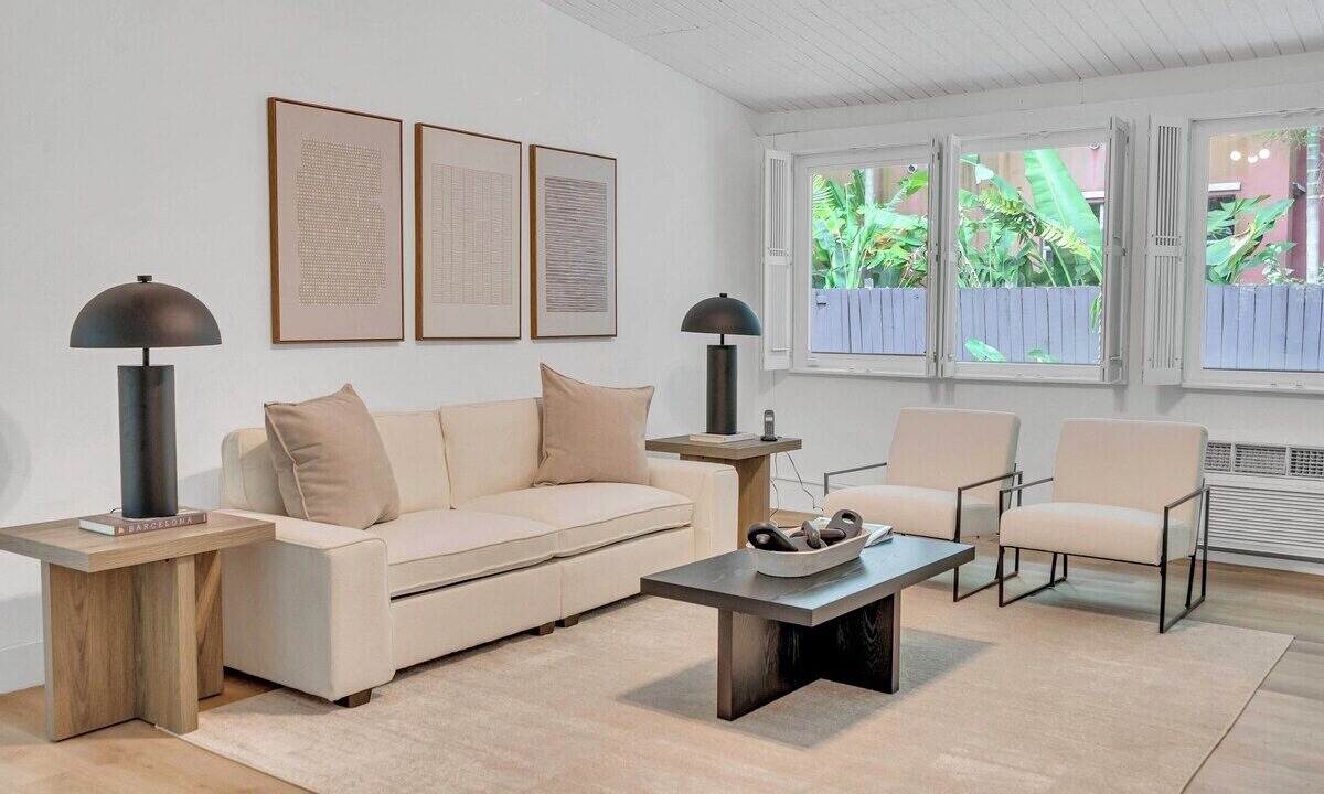 Photo of Livingroom in Biscayne Park