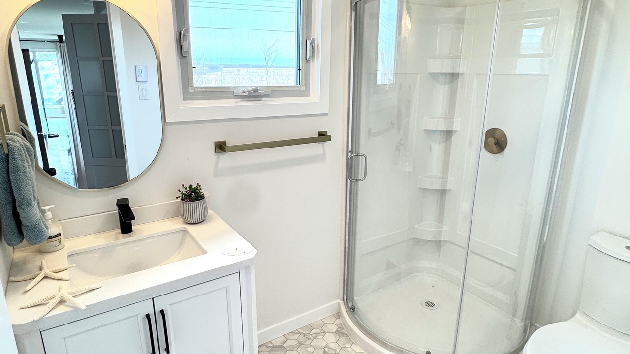 Photo of Bathroom in Saint Ambroise