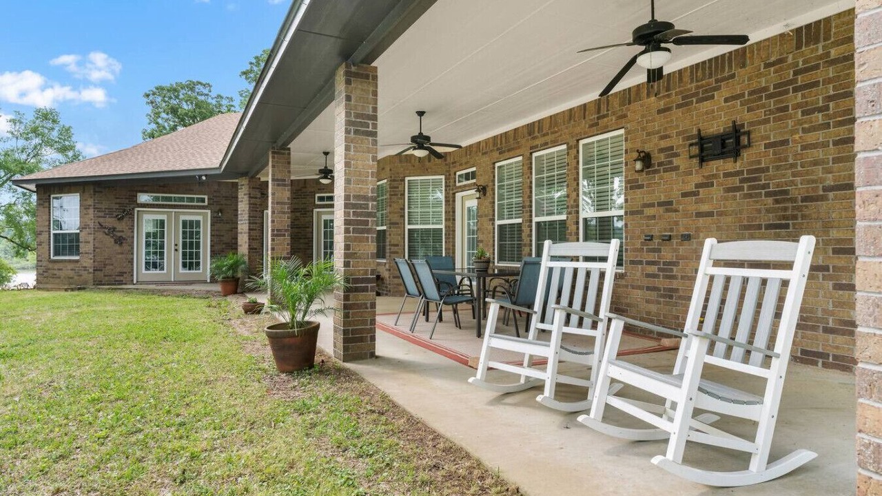 Photo of Outdoor in Dogwood