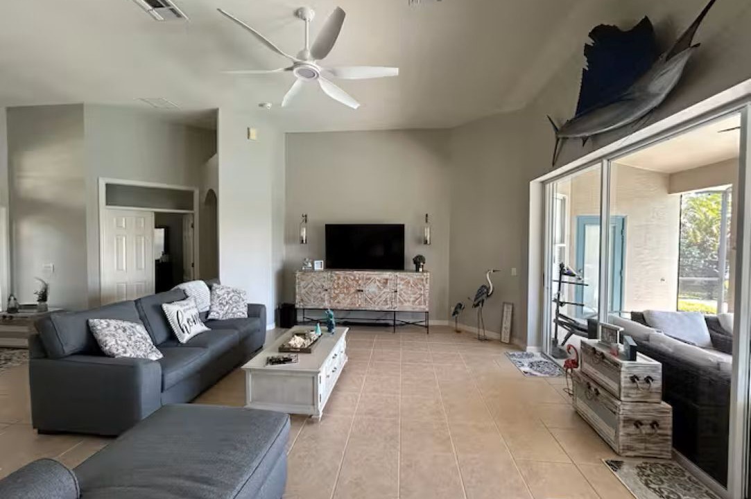 Photo of Livingroom in Valencia Lakes